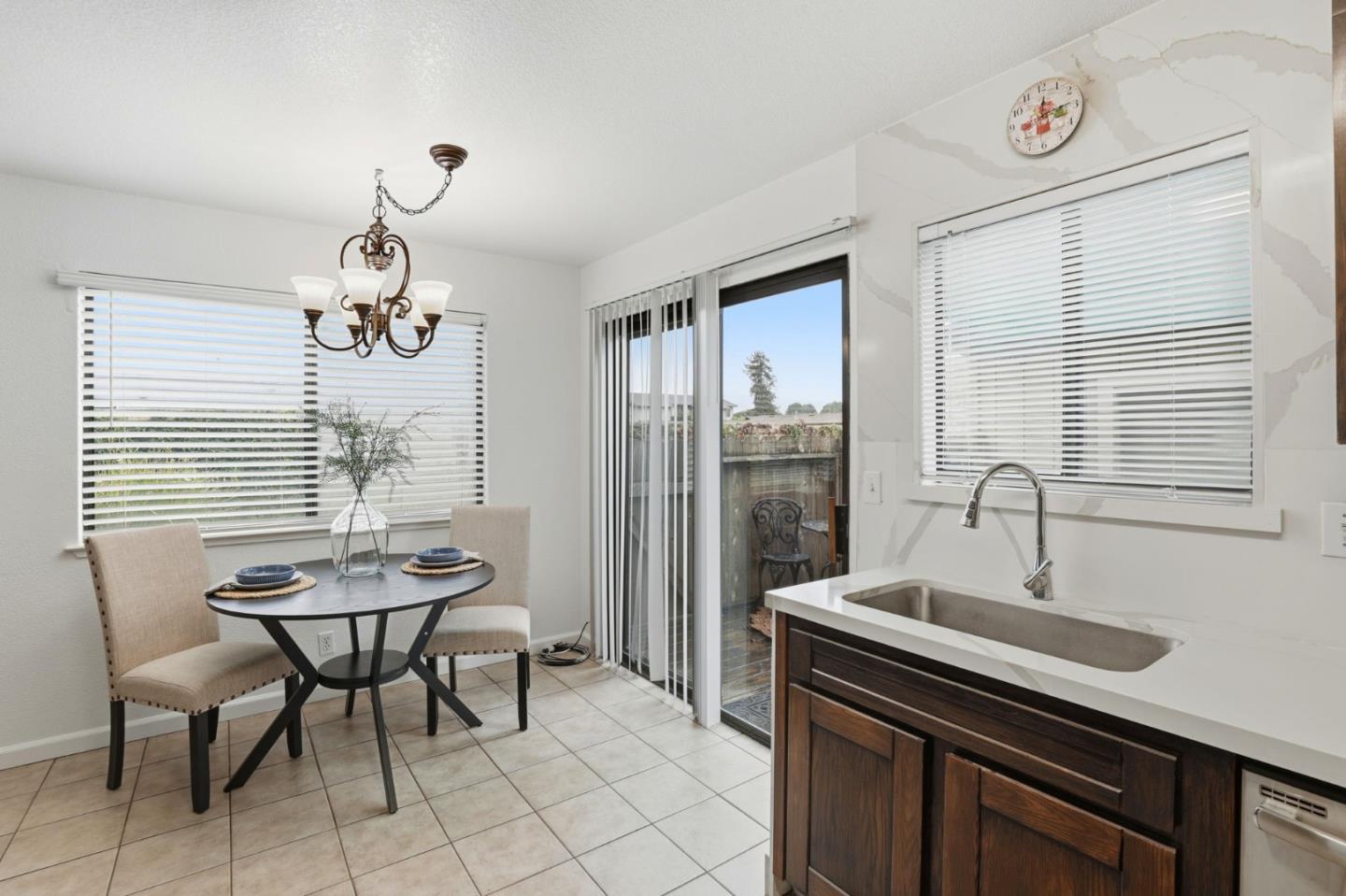 Detail Gallery Image 10 of 36 For 251 Gibson Dr #G52,  Hollister,  CA 95023 - 2 Beds | 1/1 Baths