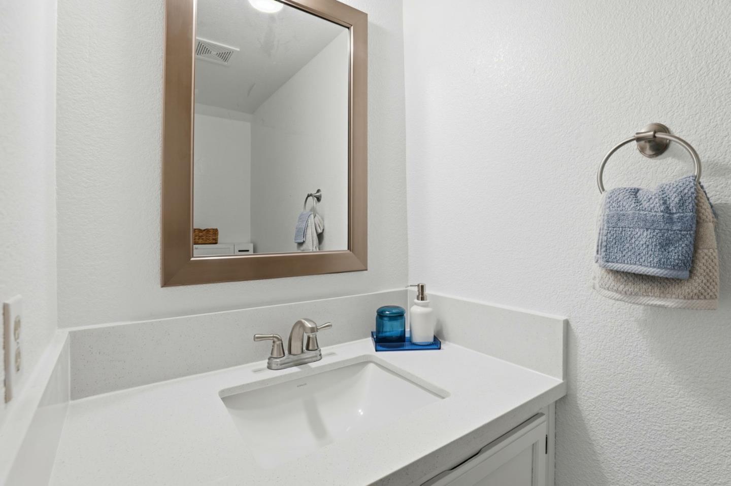 Detail Gallery Image 26 of 36 For 251 Gibson Dr #G52,  Hollister,  CA 95023 - 2 Beds | 1/1 Baths