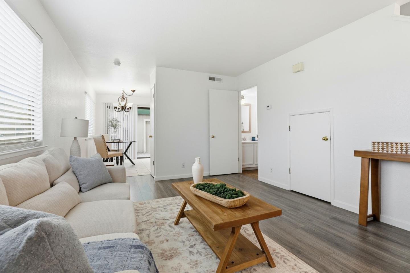 Detail Gallery Image 7 of 36 For 251 Gibson Dr #G52,  Hollister,  CA 95023 - 2 Beds | 1/1 Baths