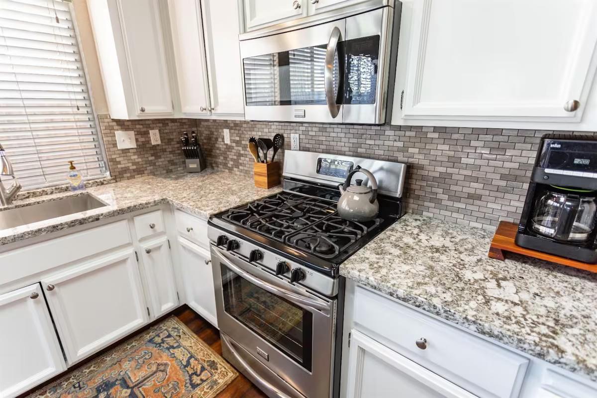 Detail Gallery Image 13 of 29 For 9316 Caulfield Dr, Elk Grove,  CA 95758 - 3 Beds | 1 Baths