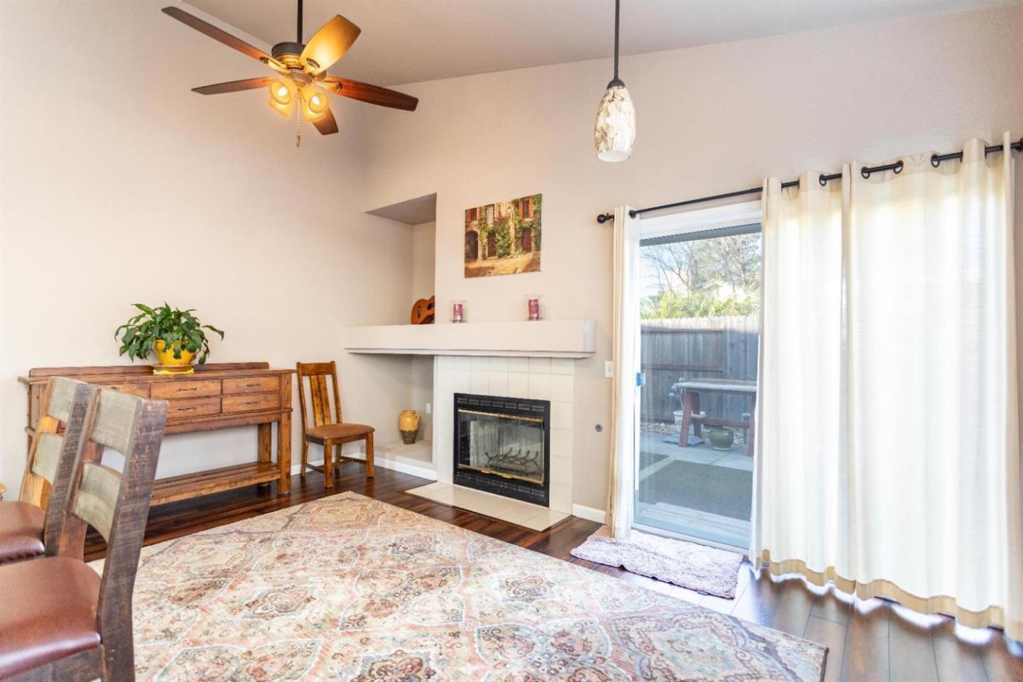 Detail Gallery Image 8 of 29 For 9316 Caulfield Dr, Elk Grove,  CA 95758 - 3 Beds | 1 Baths