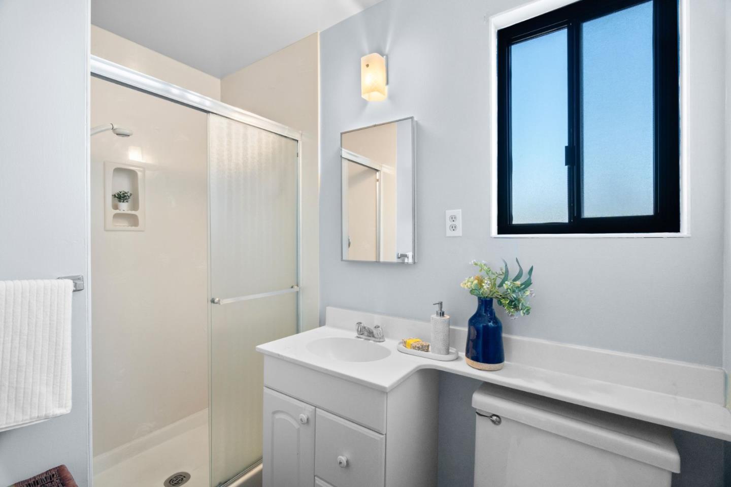 Detail Gallery Image 27 of 49 For 831 Byron Dr, South San Francisco,  CA 94080 - 4 Beds | 2 Baths
