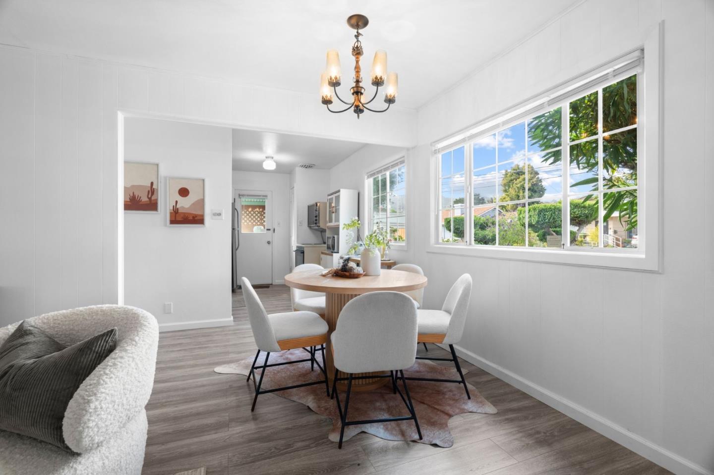 Detail Gallery Image 5 of 49 For 831 Byron Dr, South San Francisco,  CA 94080 - 4 Beds | 2 Baths