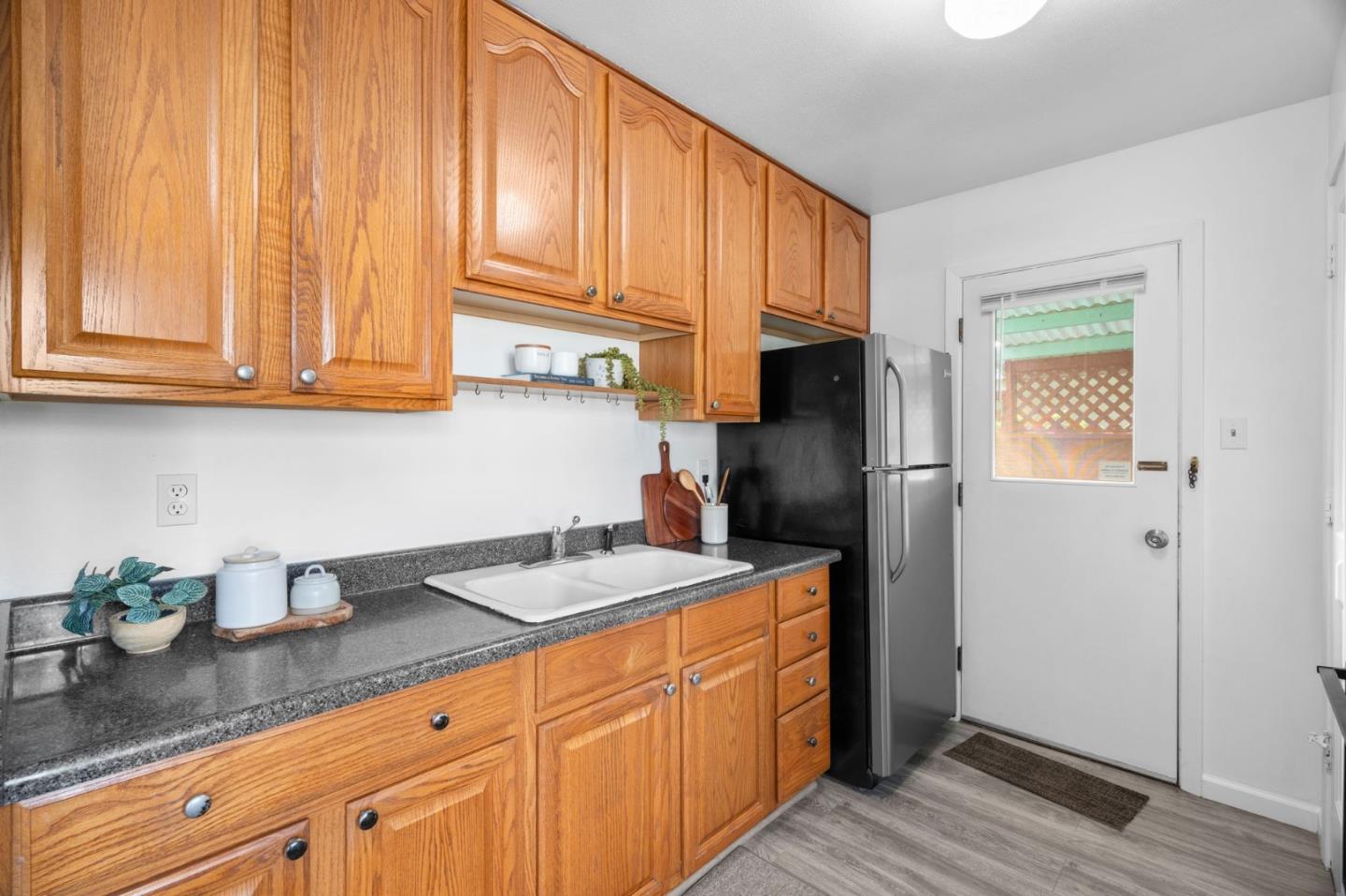 Detail Gallery Image 8 of 49 For 831 Byron Dr, South San Francisco,  CA 94080 - 4 Beds | 2 Baths