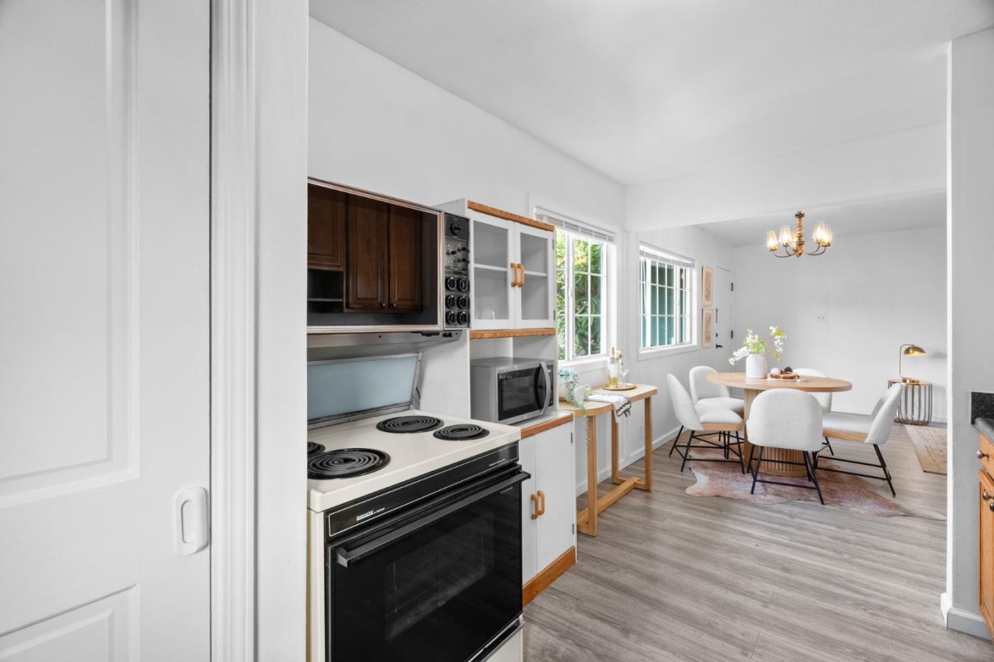 Detail Gallery Image 9 of 49 For 831 Byron Dr, South San Francisco,  CA 94080 - 4 Beds | 2 Baths