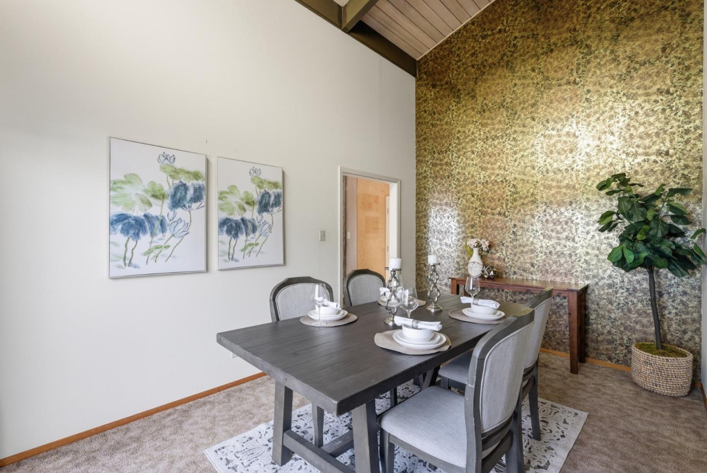 Detail Gallery Image 13 of 45 For 3104 Brittan Ave, San Carlos,  CA 94070 - 3 Beds | 2/1 Baths