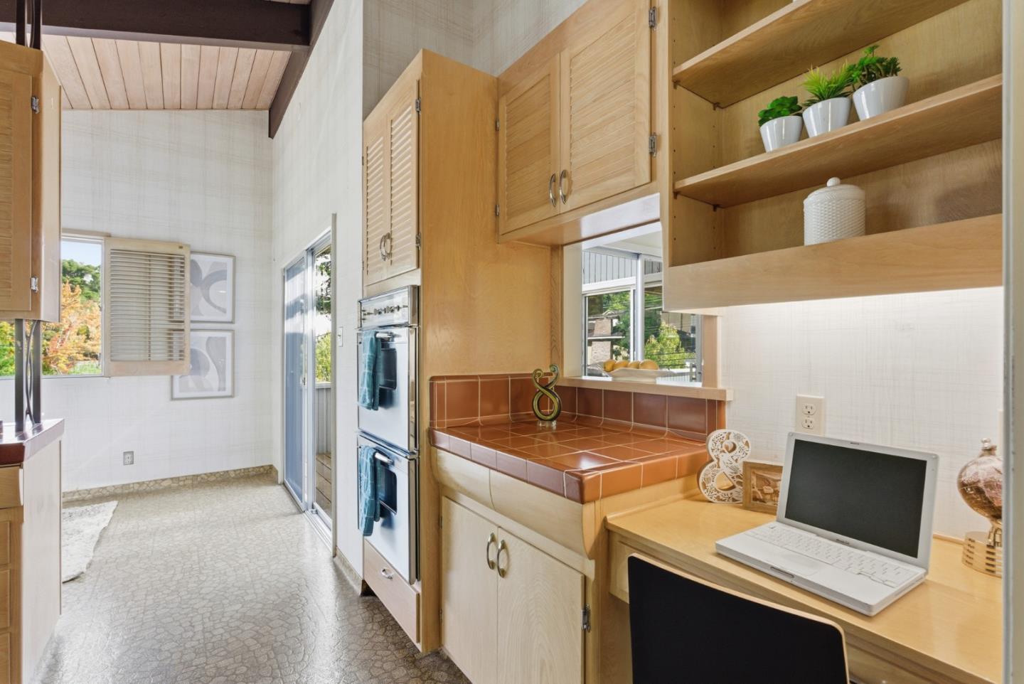 Detail Gallery Image 17 of 45 For 3104 Brittan Ave, San Carlos,  CA 94070 - 3 Beds | 2/1 Baths