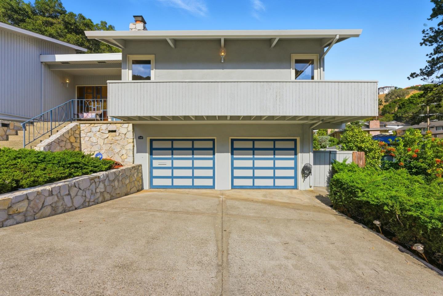 Detail Gallery Image 2 of 45 For 3104 Brittan Ave, San Carlos,  CA 94070 - 3 Beds | 2/1 Baths