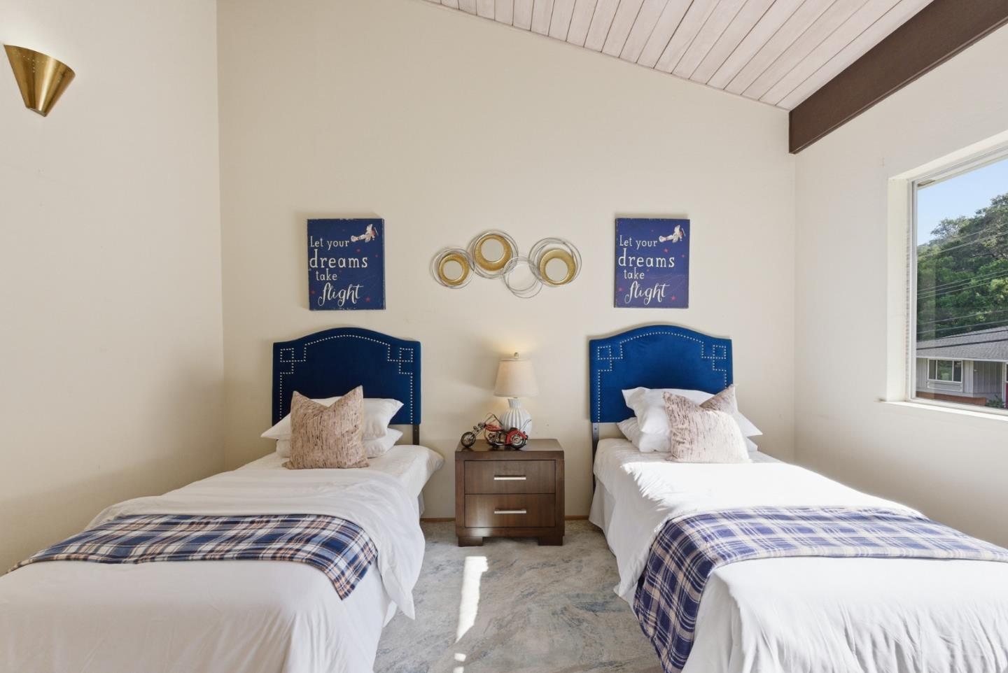 Detail Gallery Image 25 of 45 For 3104 Brittan Ave, San Carlos,  CA 94070 - 3 Beds | 2/1 Baths