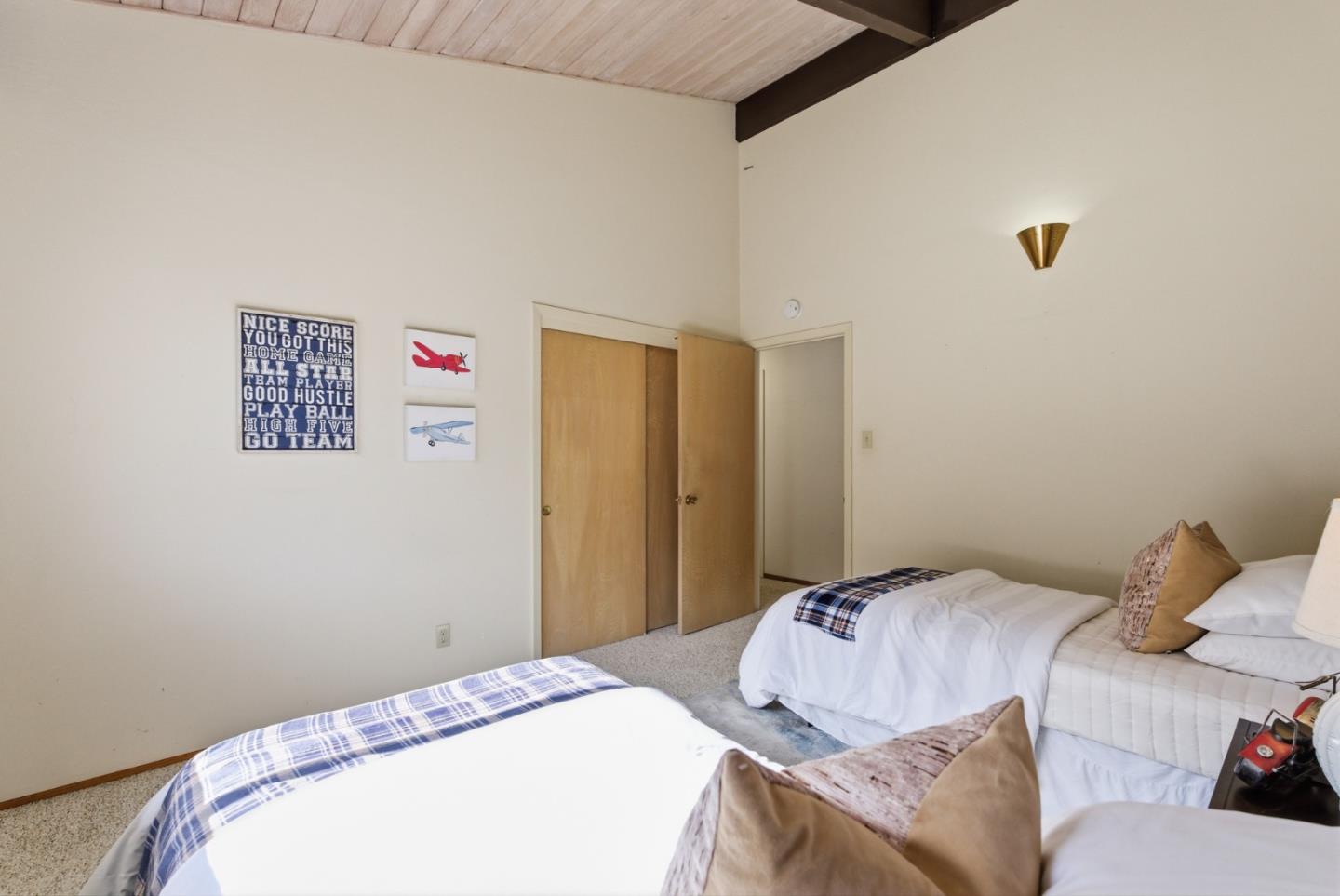 Detail Gallery Image 26 of 45 For 3104 Brittan Ave, San Carlos,  CA 94070 - 3 Beds | 2/1 Baths