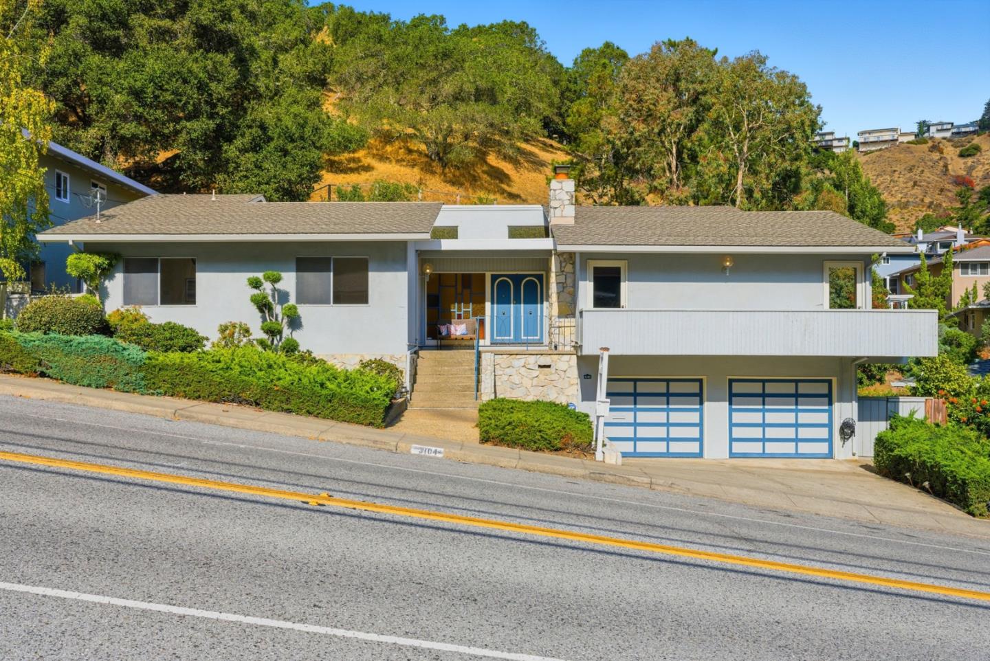 Detail Gallery Image 3 of 45 For 3104 Brittan Ave, San Carlos,  CA 94070 - 3 Beds | 2/1 Baths