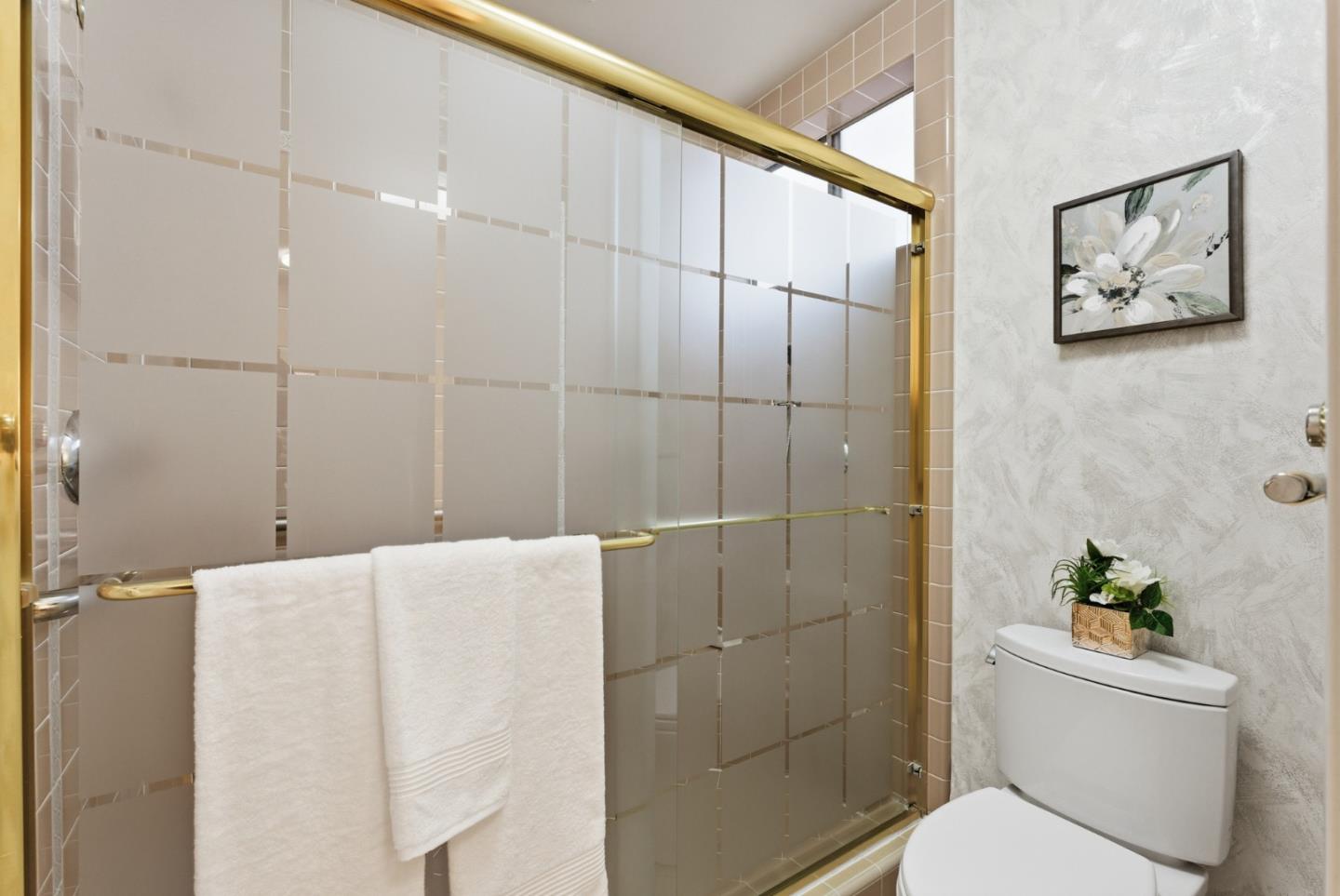 Detail Gallery Image 32 of 45 For 3104 Brittan Ave, San Carlos,  CA 94070 - 3 Beds | 2/1 Baths