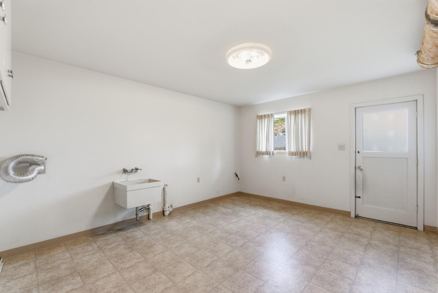 Detail Gallery Image 34 of 45 For 3104 Brittan Ave, San Carlos,  CA 94070 - 3 Beds | 2/1 Baths