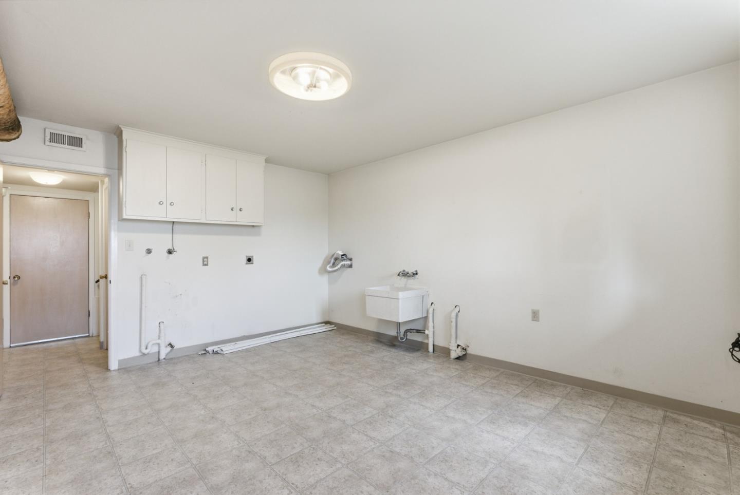 Detail Gallery Image 35 of 45 For 3104 Brittan Ave, San Carlos,  CA 94070 - 3 Beds | 2/1 Baths