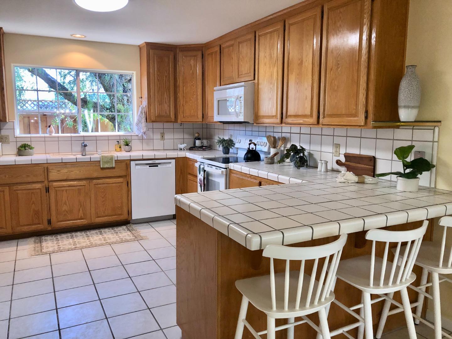 Detail Gallery Image 14 of 46 For 1220 Webster St, Santa Cruz,  CA 95062 - 3 Beds | 2 Baths