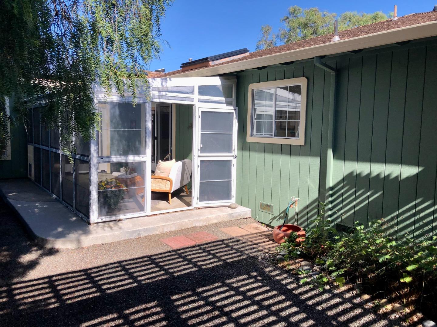 Detail Gallery Image 31 of 46 For 1220 Webster St, Santa Cruz,  CA 95062 - 3 Beds | 2 Baths