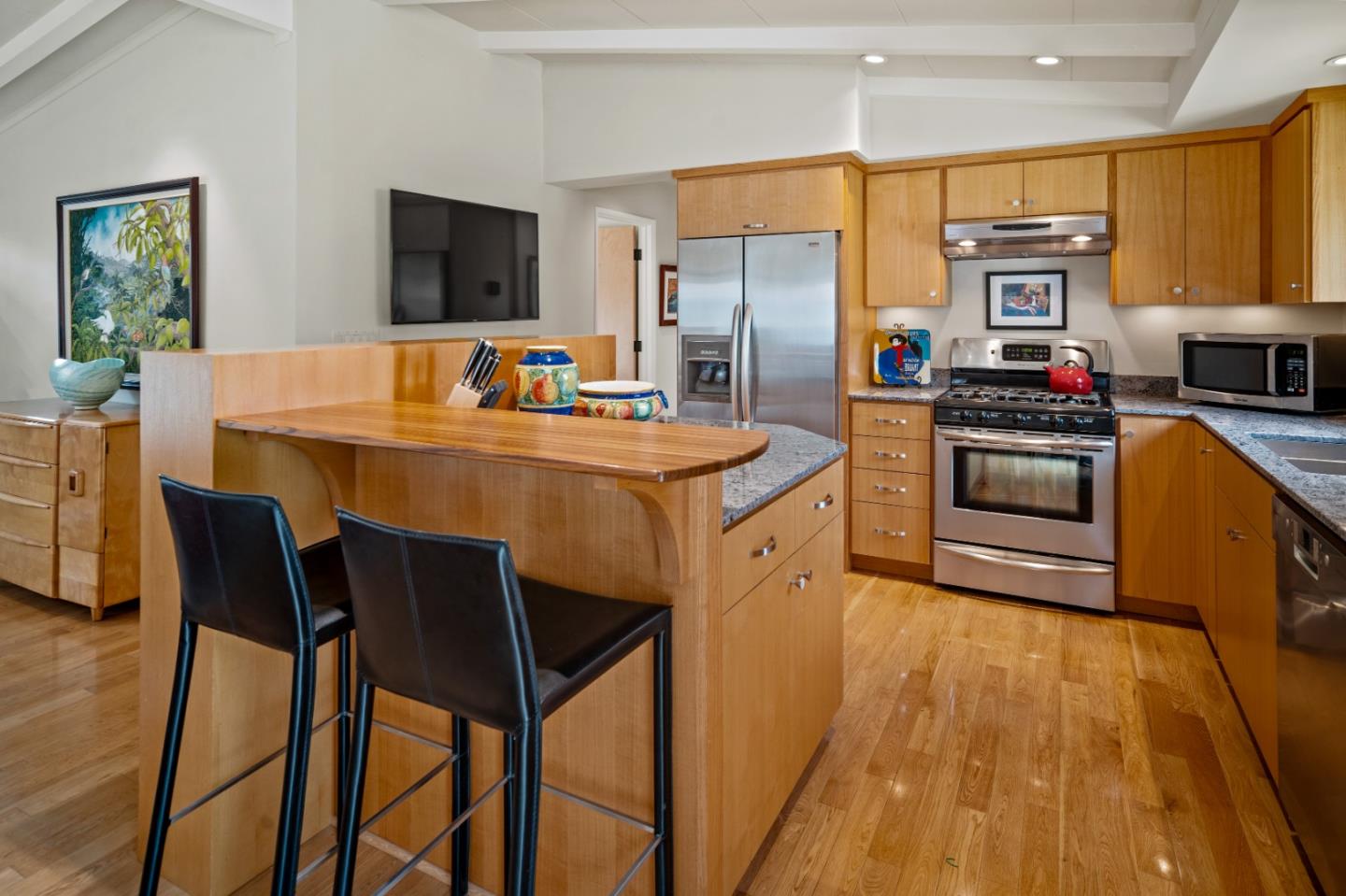 Detail Gallery Image 3 of 23 For 1665 Military Ave, Seaside,  CA 93955 - 3 Beds | 2 Baths