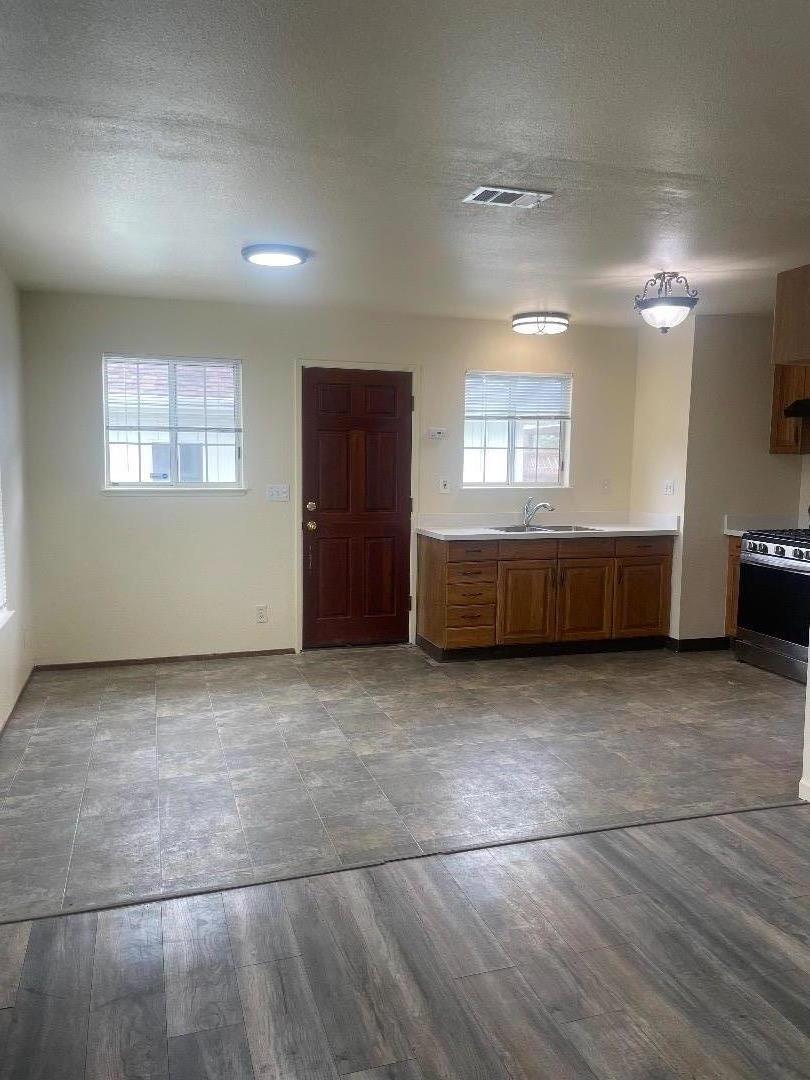 Detail Gallery Image 3 of 20 For 1752 Beech St, Santa Clara,  CA 95054 - 3 Beds | 2 Baths