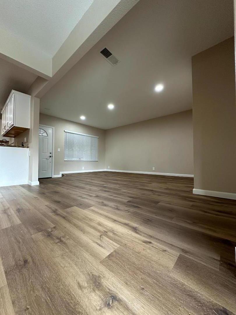 Detail Gallery Image 13 of 79 For 130 E 21st St, Tracy,  CA 95376 - 5 Beds | 2 Baths