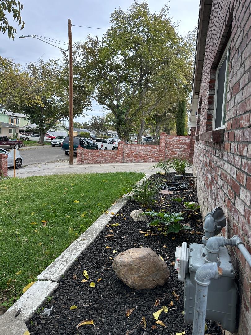 Detail Gallery Image 4 of 79 For 130 E 21st St, Tracy,  CA 95376 - 5 Beds | 2 Baths