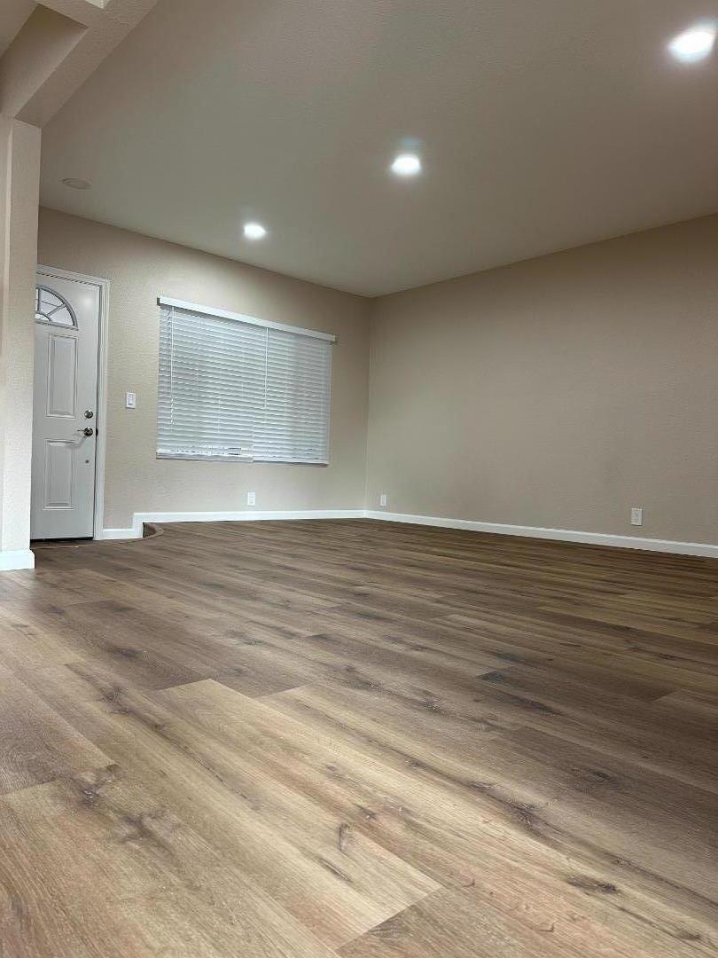 Detail Gallery Image 9 of 79 For 130 E 21st St, Tracy,  CA 95376 - 5 Beds | 2 Baths