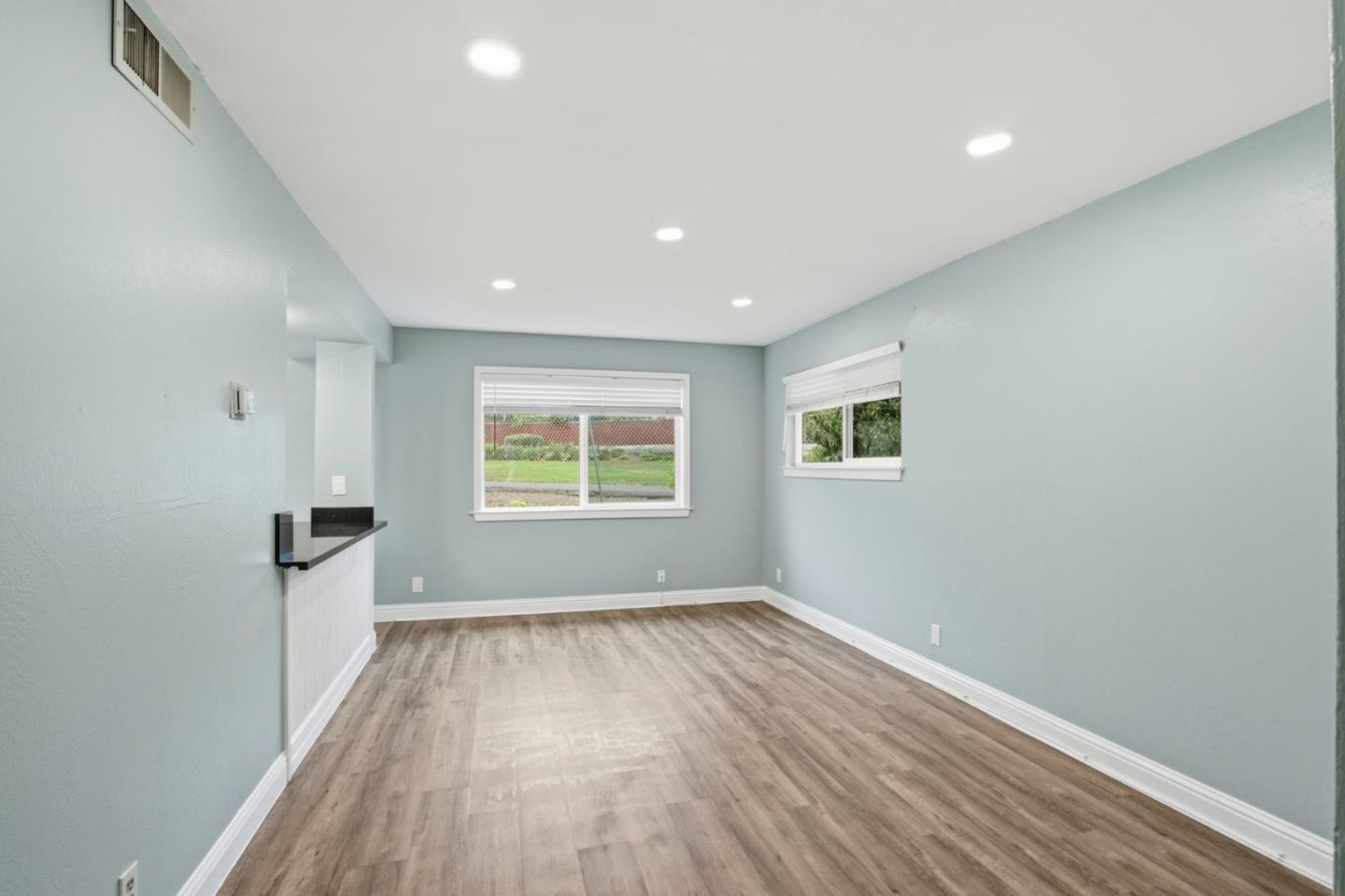 Detail Gallery Image 7 of 41 For 2100 Tiny St, Milpitas,  CA 95035 - 3 Beds | 2 Baths