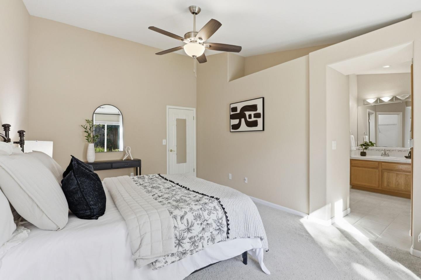 Detail Gallery Image 19 of 34 For 1486 Swallow Ln, Gilroy,  CA 95020 - 4 Beds | 2 Baths