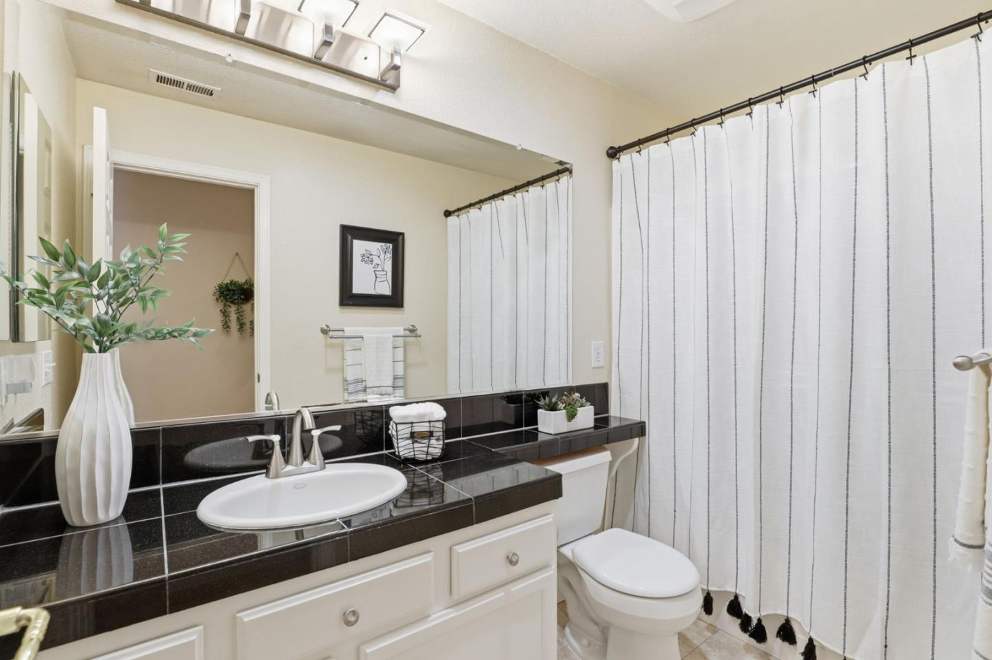 Detail Gallery Image 23 of 34 For 1486 Swallow Ln, Gilroy,  CA 95020 - 4 Beds | 2 Baths