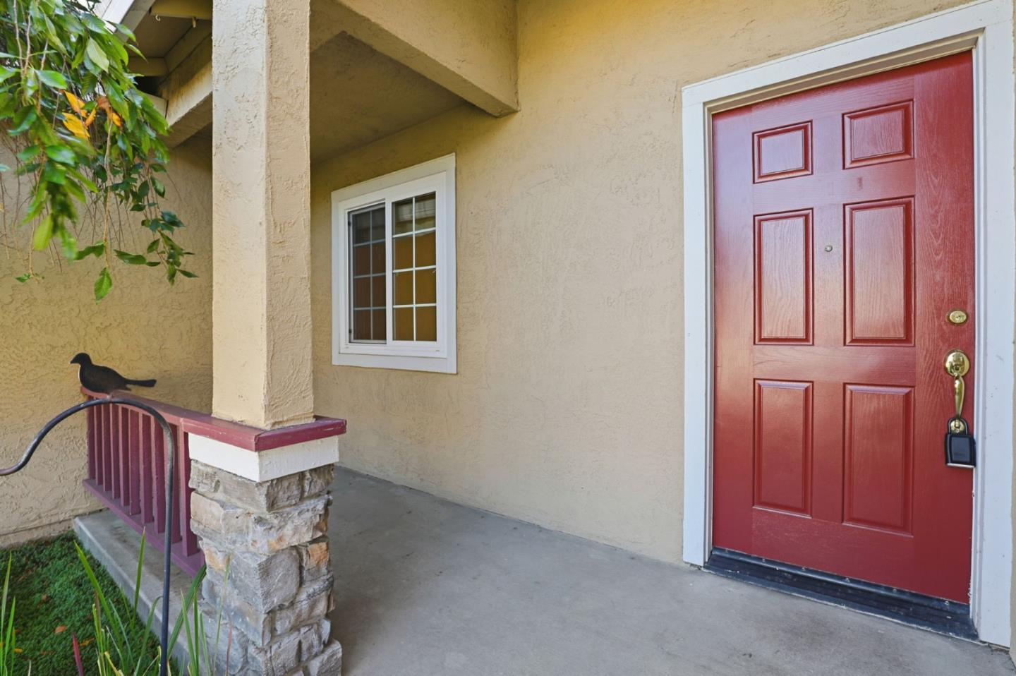 Detail Gallery Image 4 of 34 For 1486 Swallow Ln, Gilroy,  CA 95020 - 4 Beds | 2 Baths