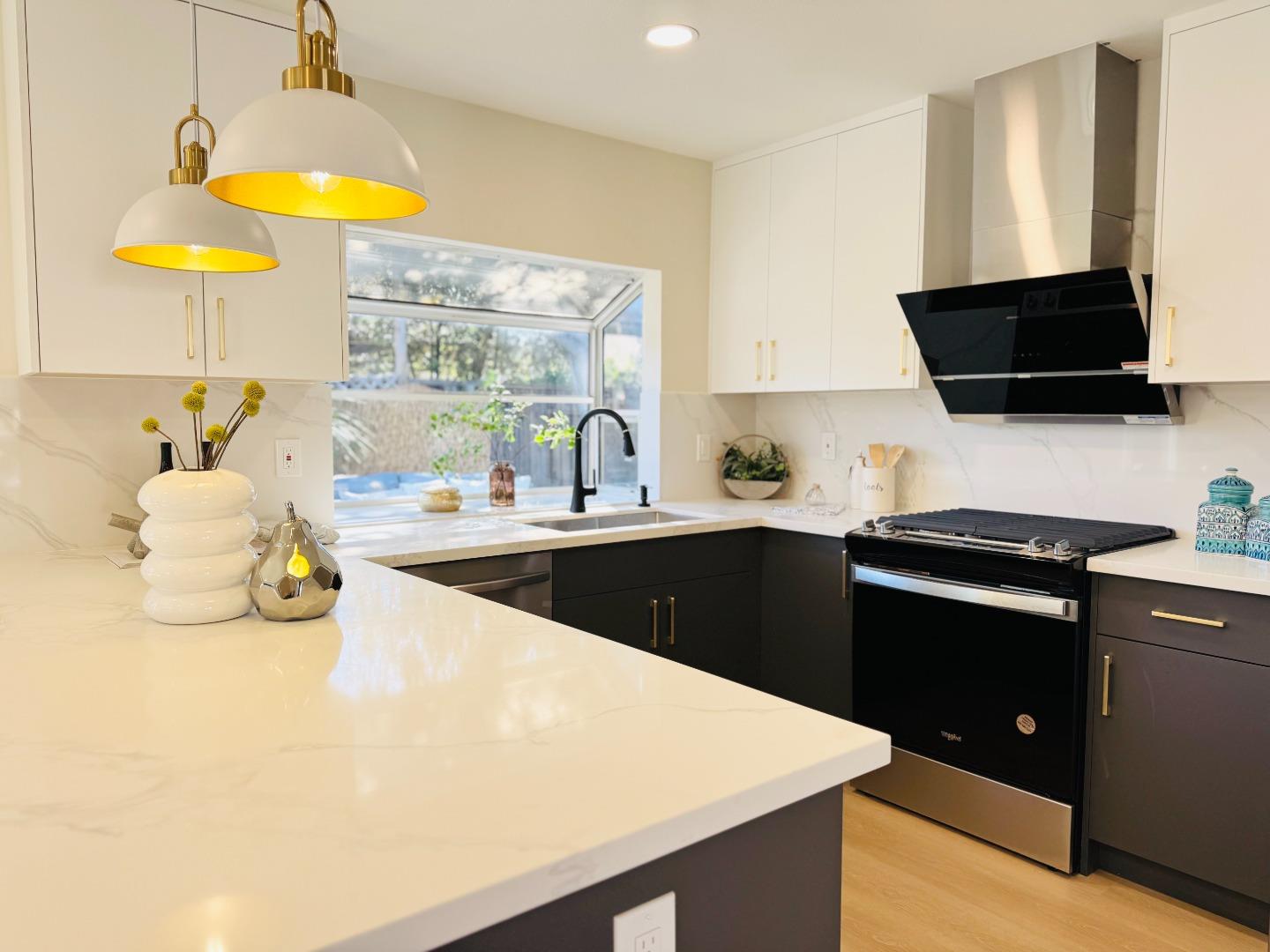 Detail Gallery Image 19 of 54 For 2204 Ladymuir Ct, San Jose,  CA 95131 - 4 Beds | 2 Baths