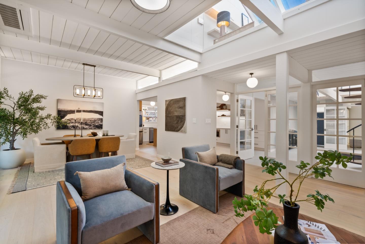 Detail Gallery Image 13 of 51 For 1736 Frobisher Way, San Jose,  CA 95124 - 4 Beds | 2 Baths