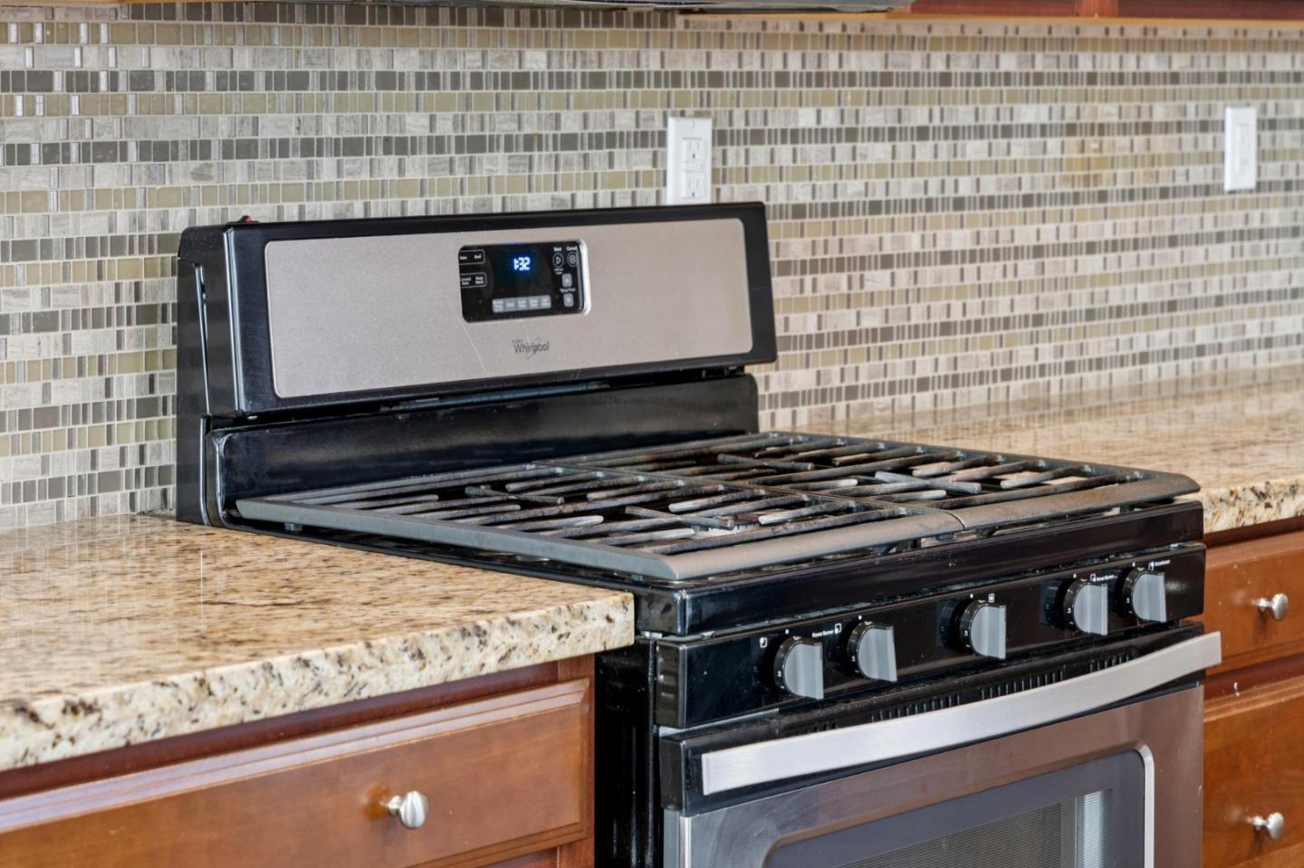 Detail Gallery Image 16 of 75 For 2521 Apricot Way, Gilroy,  CA 95020 - 3 Beds | 2/1 Baths