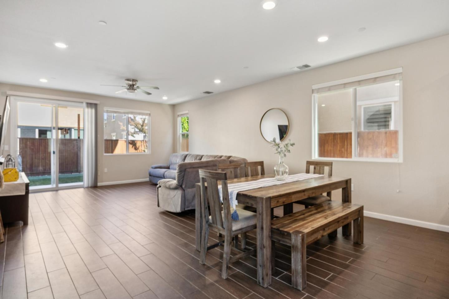 Detail Gallery Image 20 of 75 For 2521 Apricot Way, Gilroy,  CA 95020 - 3 Beds | 2/1 Baths