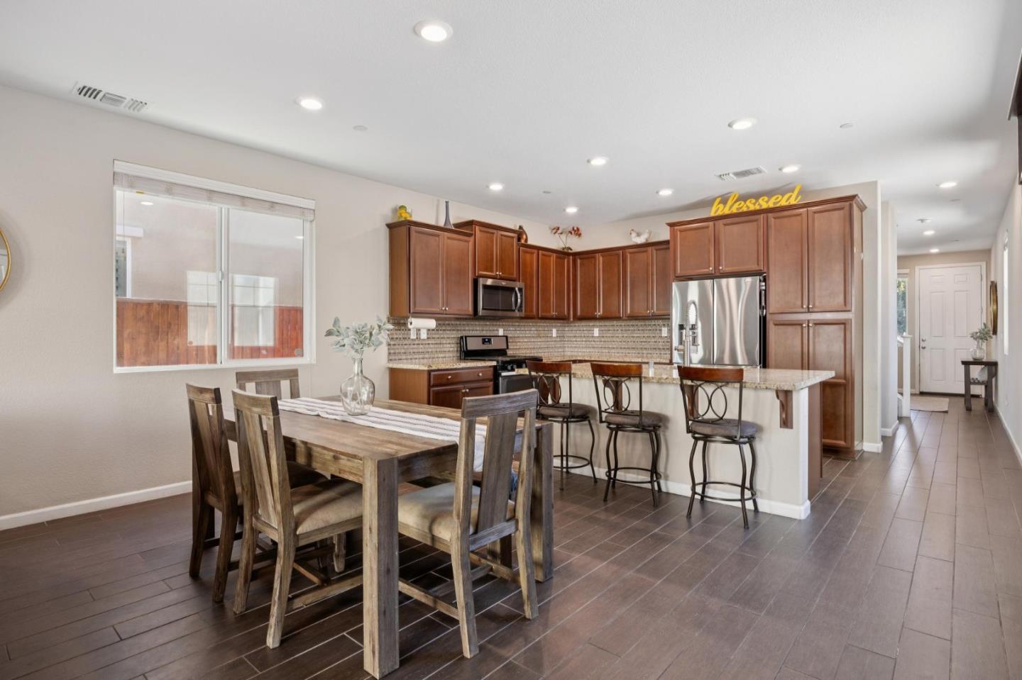 Detail Gallery Image 22 of 75 For 2521 Apricot Way, Gilroy,  CA 95020 - 3 Beds | 2/1 Baths