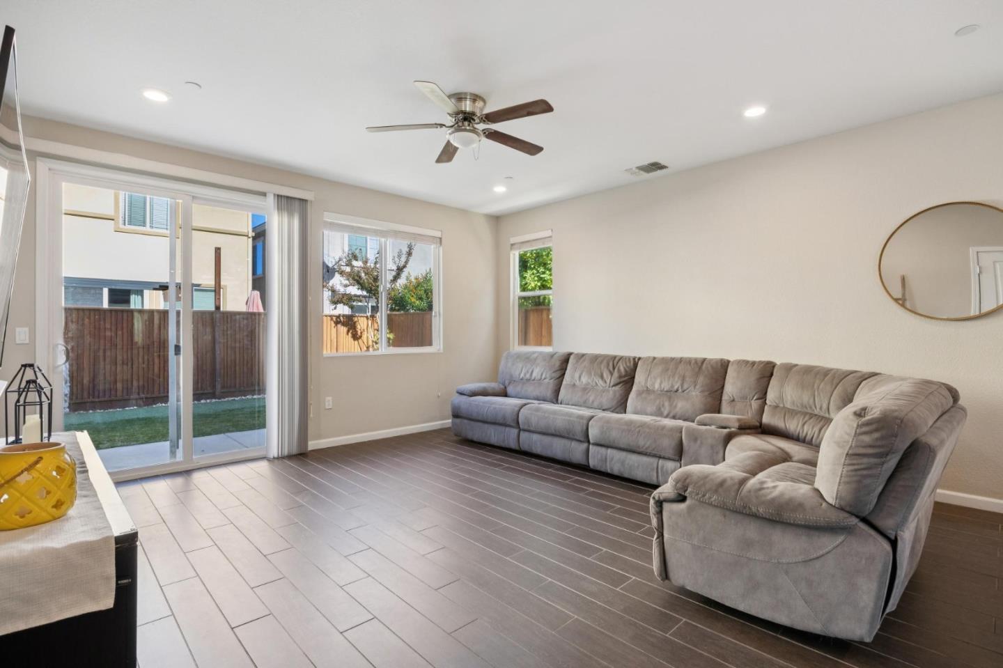 Detail Gallery Image 24 of 75 For 2521 Apricot Way, Gilroy,  CA 95020 - 3 Beds | 2/1 Baths