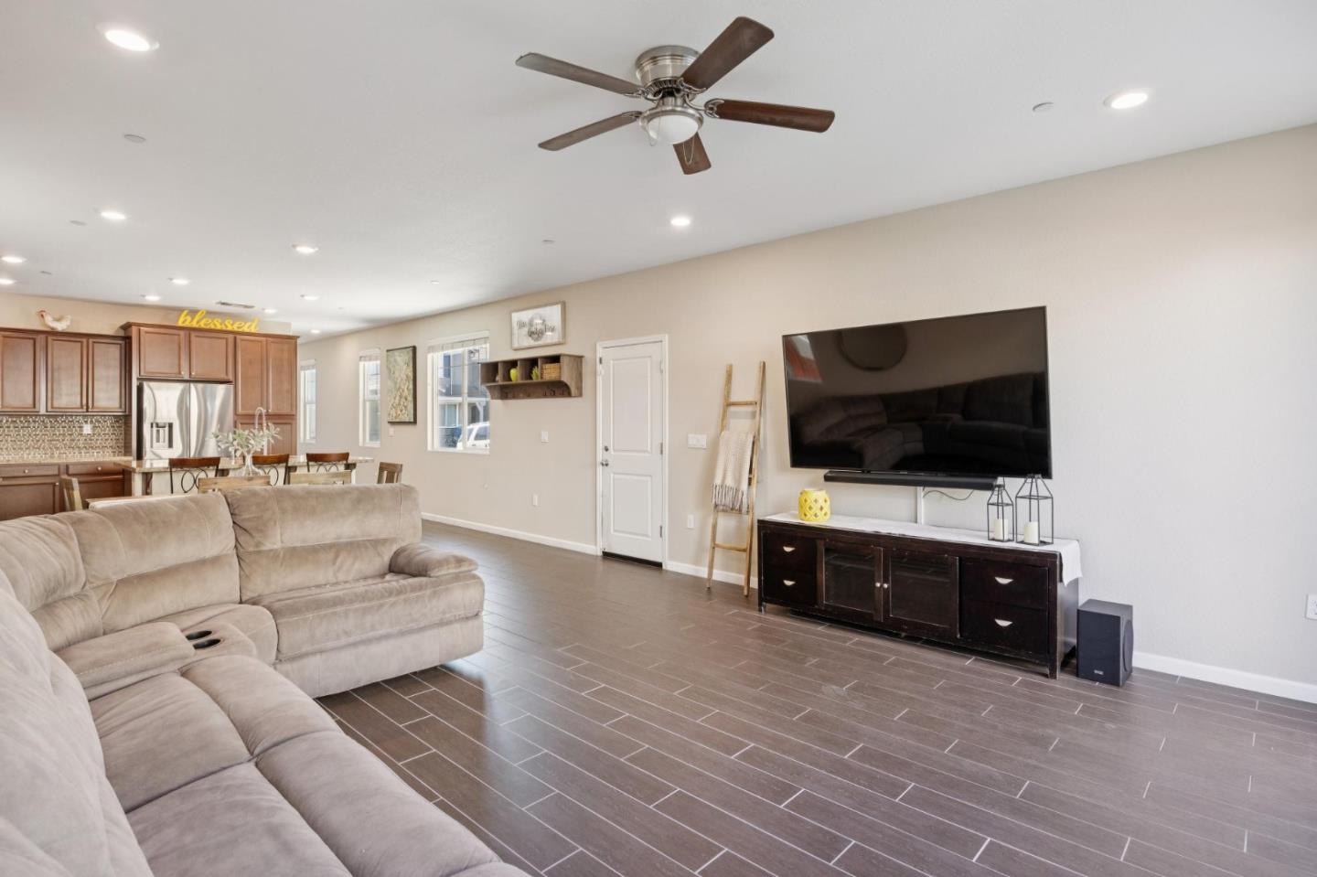 Detail Gallery Image 27 of 75 For 2521 Apricot Way, Gilroy,  CA 95020 - 3 Beds | 2/1 Baths