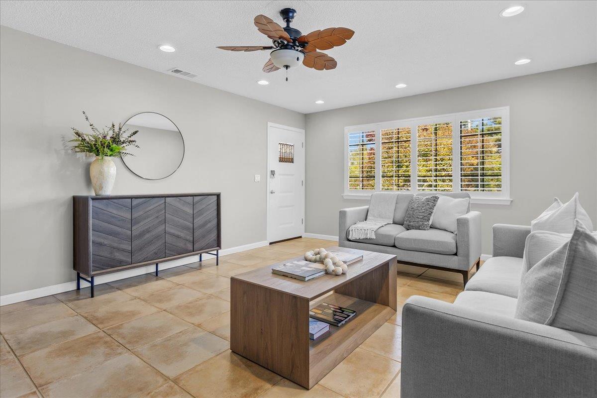 Detail Gallery Image 10 of 44 For 2304 Mattison Ln, Santa Cruz,  CA 95062 - 3 Beds | 2 Baths