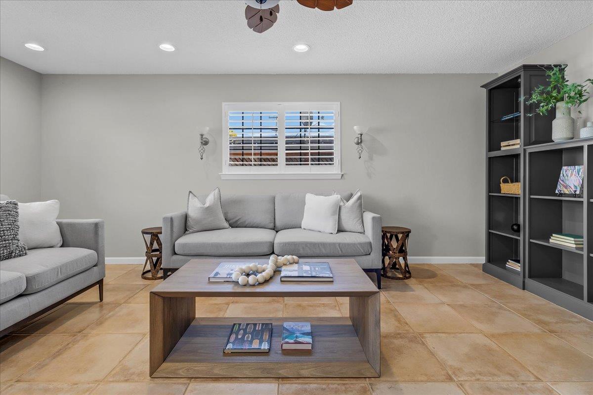 Detail Gallery Image 11 of 44 For 2304 Mattison Ln, Santa Cruz,  CA 95062 - 3 Beds | 2 Baths