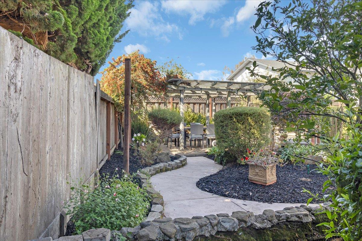 Detail Gallery Image 39 of 44 For 2304 Mattison Ln, Santa Cruz,  CA 95062 - 3 Beds | 2 Baths