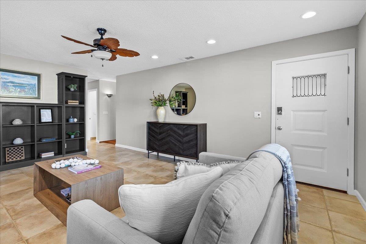 Detail Gallery Image 7 of 44 For 2304 Mattison Ln, Santa Cruz,  CA 95062 - 3 Beds | 2 Baths