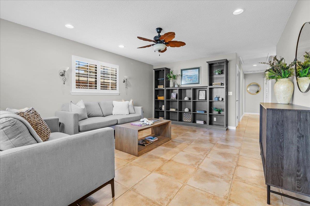 Detail Gallery Image 8 of 44 For 2304 Mattison Ln, Santa Cruz,  CA 95062 - 3 Beds | 2 Baths