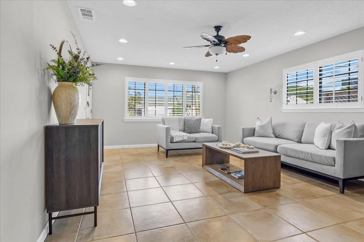 Detail Gallery Image 9 of 44 For 2304 Mattison Ln, Santa Cruz,  CA 95062 - 3 Beds | 2 Baths