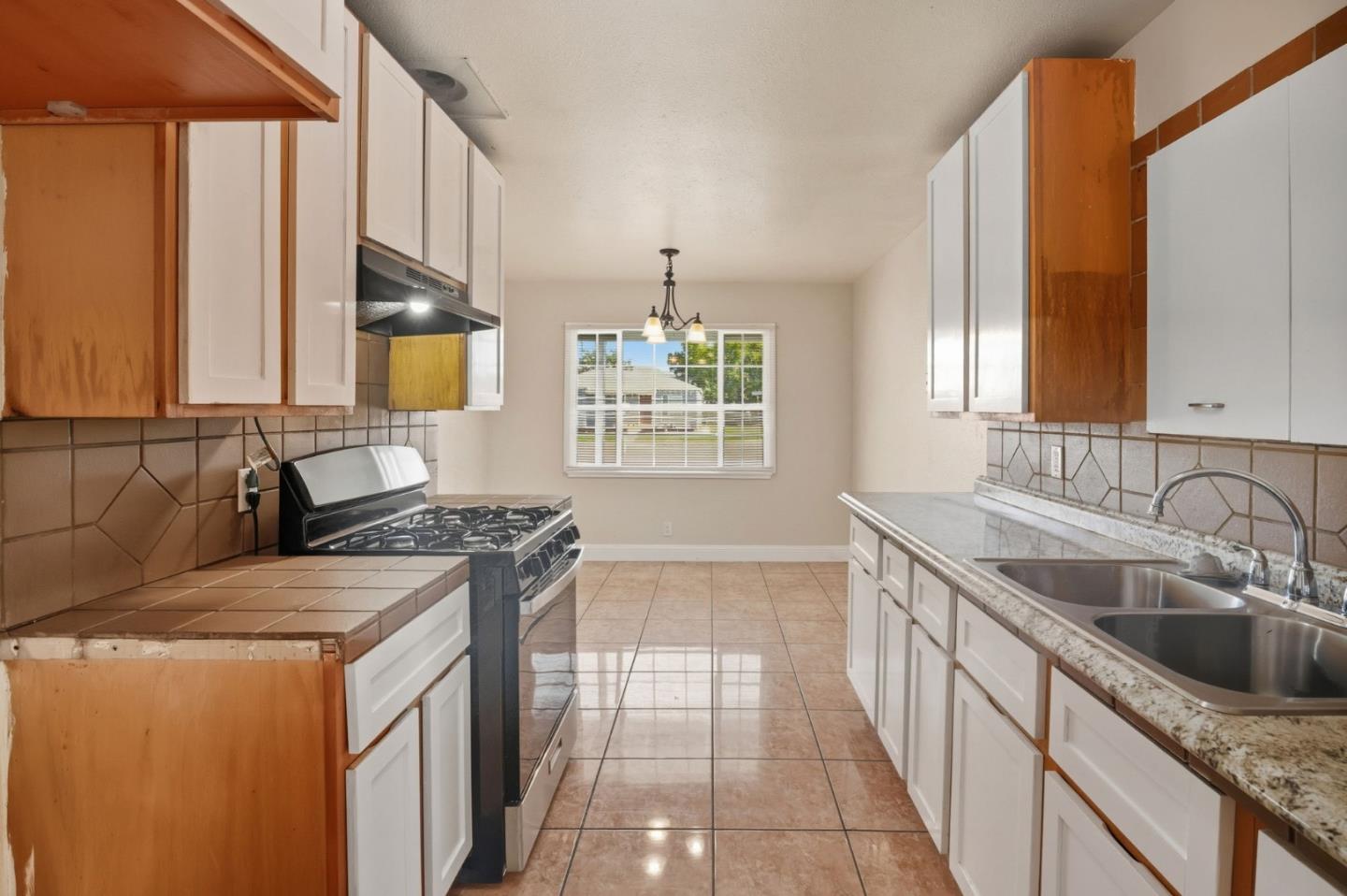 Detail Gallery Image 12 of 43 For 957 Oakwood Ave, Vallejo,  CA 94591 - 4 Beds | 1 Baths