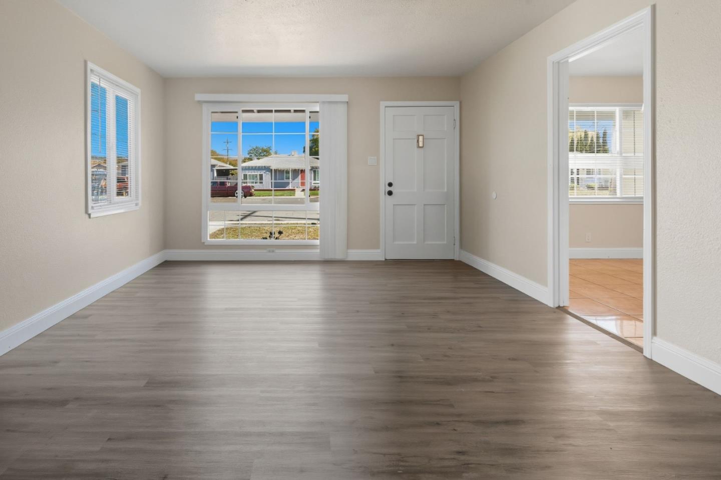 Detail Gallery Image 6 of 43 For 957 Oakwood Ave, Vallejo,  CA 94591 - 4 Beds | 1 Baths