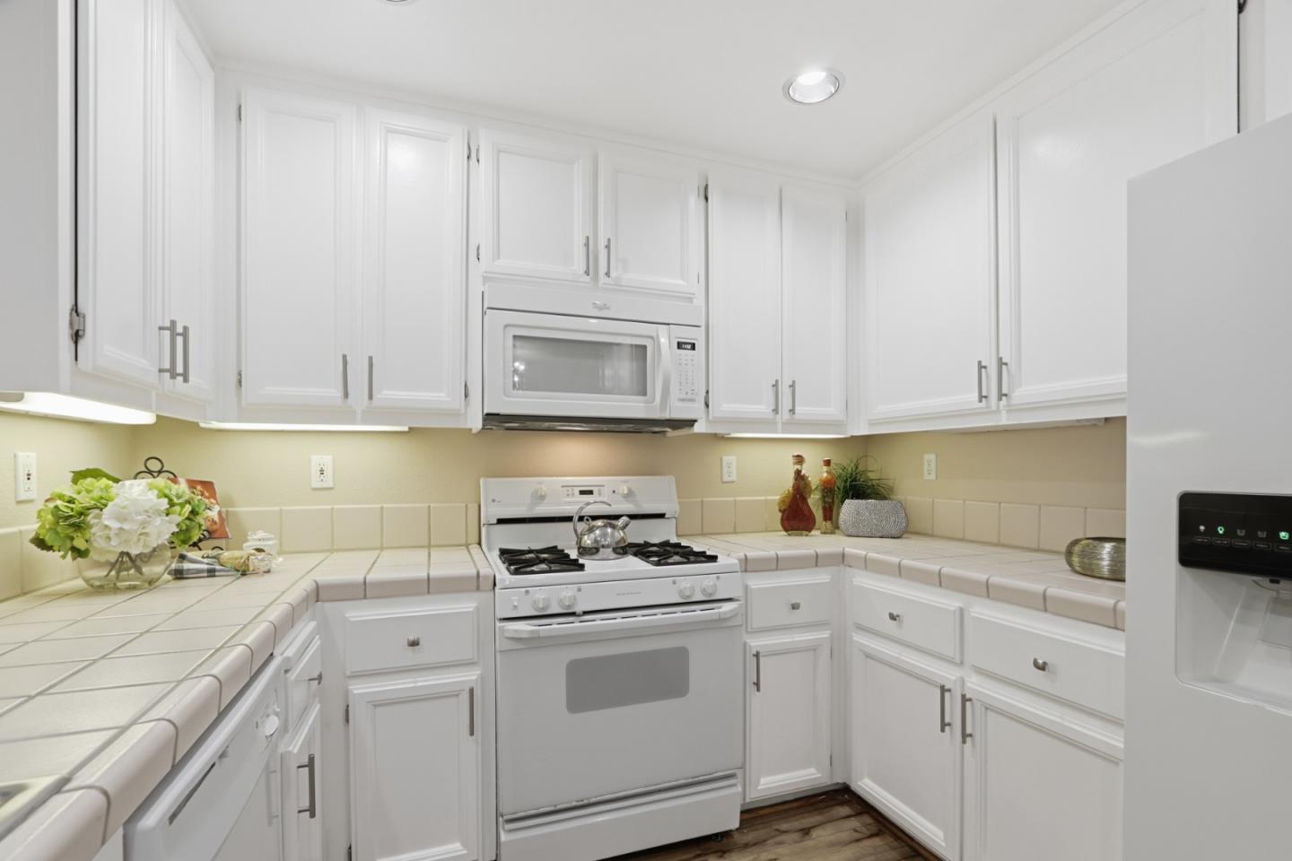 Detail Gallery Image 14 of 43 For 1237 Altissimo Pl, San Jose,  CA 95131 - 3 Beds | 3 Baths