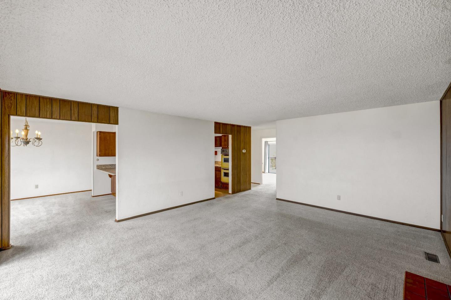 Detail Gallery Image 10 of 51 For 146 Seafoam Ave, Monterey,  CA 93940 - 4 Beds | 2 Baths