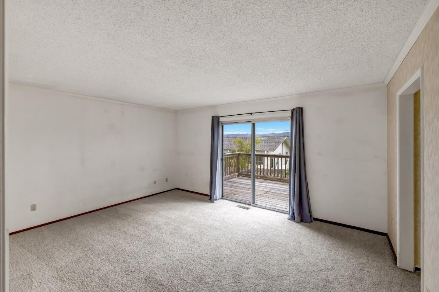 Detail Gallery Image 18 of 51 For 146 Seafoam Ave, Monterey,  CA 93940 - 4 Beds | 2 Baths