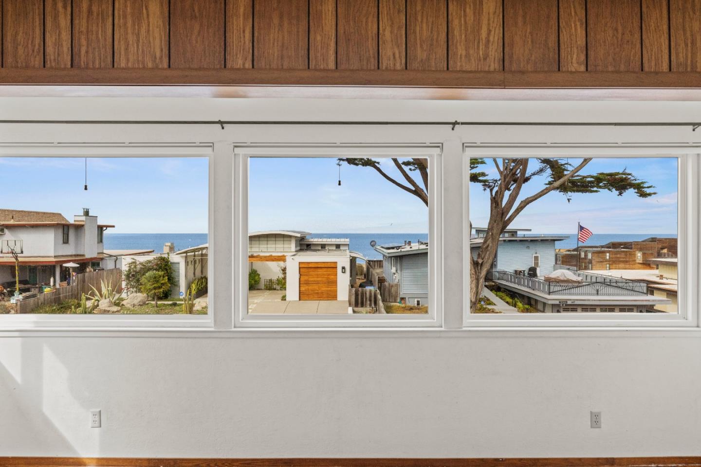 Detail Gallery Image 7 of 51 For 146 Seafoam Ave, Monterey,  CA 93940 - 4 Beds | 2 Baths
