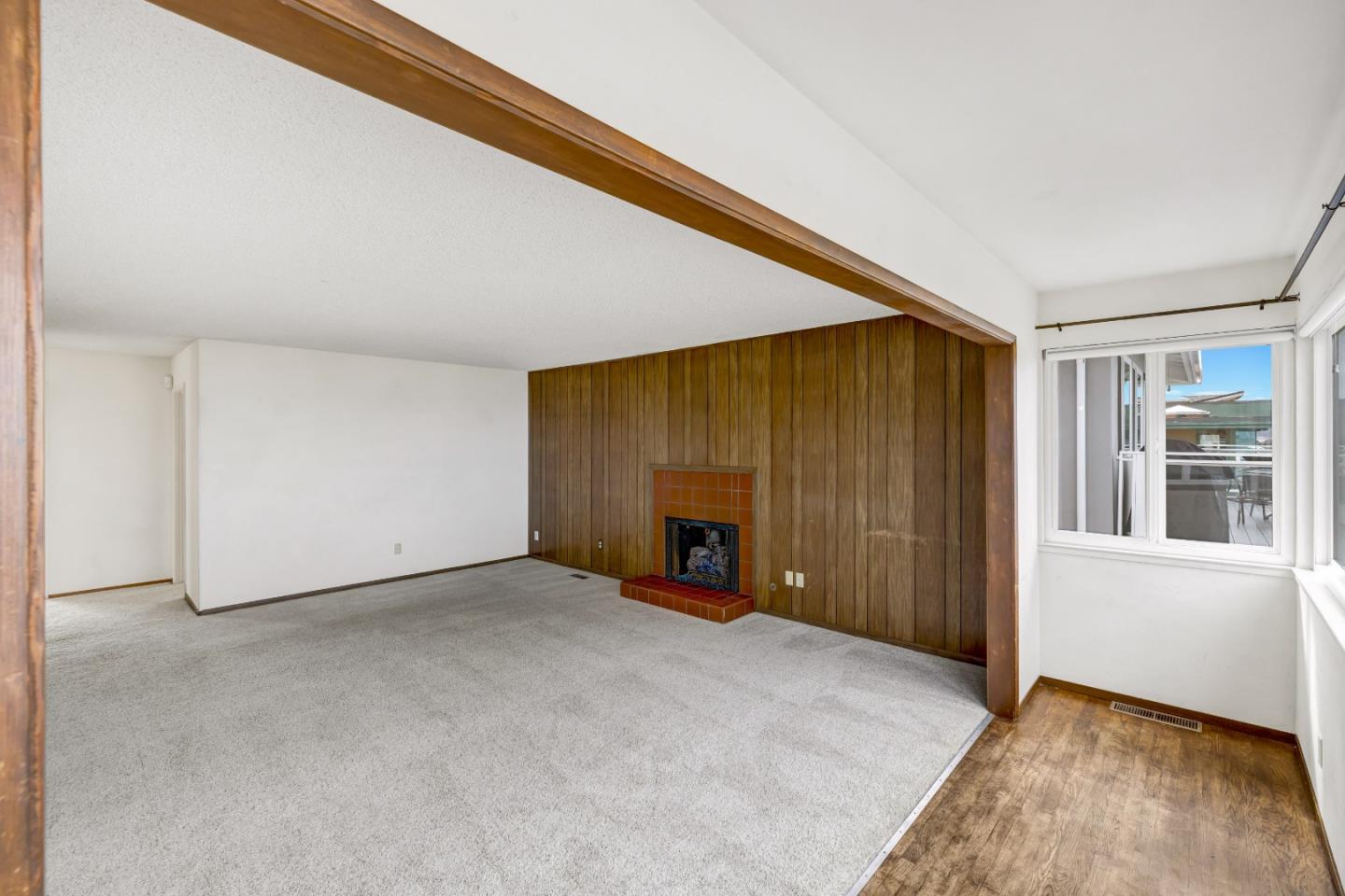 Detail Gallery Image 8 of 51 For 146 Seafoam Ave, Monterey,  CA 93940 - 4 Beds | 2 Baths