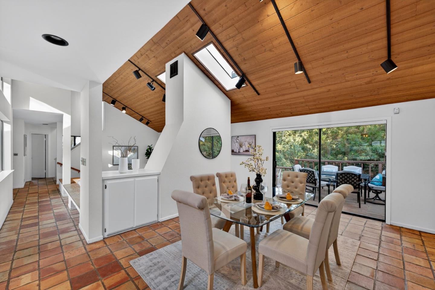 Detail Gallery Image 18 of 85 For 15098 Elm Park Park, Monte Sereno,  CA 95030 - 4 Beds | 2/1 Baths